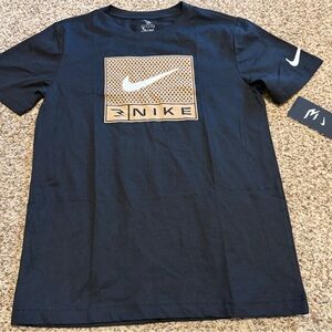 Nike Boys Tee Graphic Black Size L 12-13 Black Kids Shirt NWT